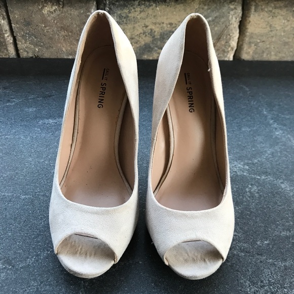 Call it Spring tan peep toe high heels size 7.5 - Picture 5 of 8